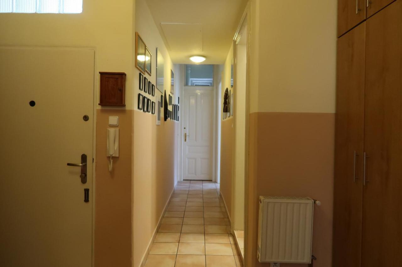 Themis Apartment *